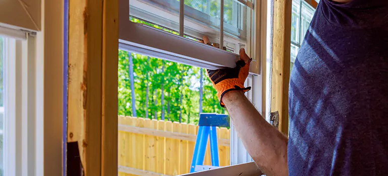 >Bay Window Curtain Rail Track in Tamiami, FL