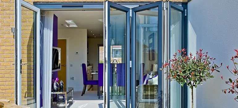 Commercial Door Glass Repair in Tamiami, FL